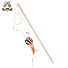 New textured wooden pole with feathers for playing cats - BO-10